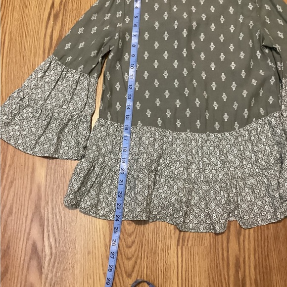 Women’s blouse casual size XS brand Mudd long sleeve color green floral - Picture 7 of 9